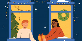 Eine Frau überreicht ein Geschenk